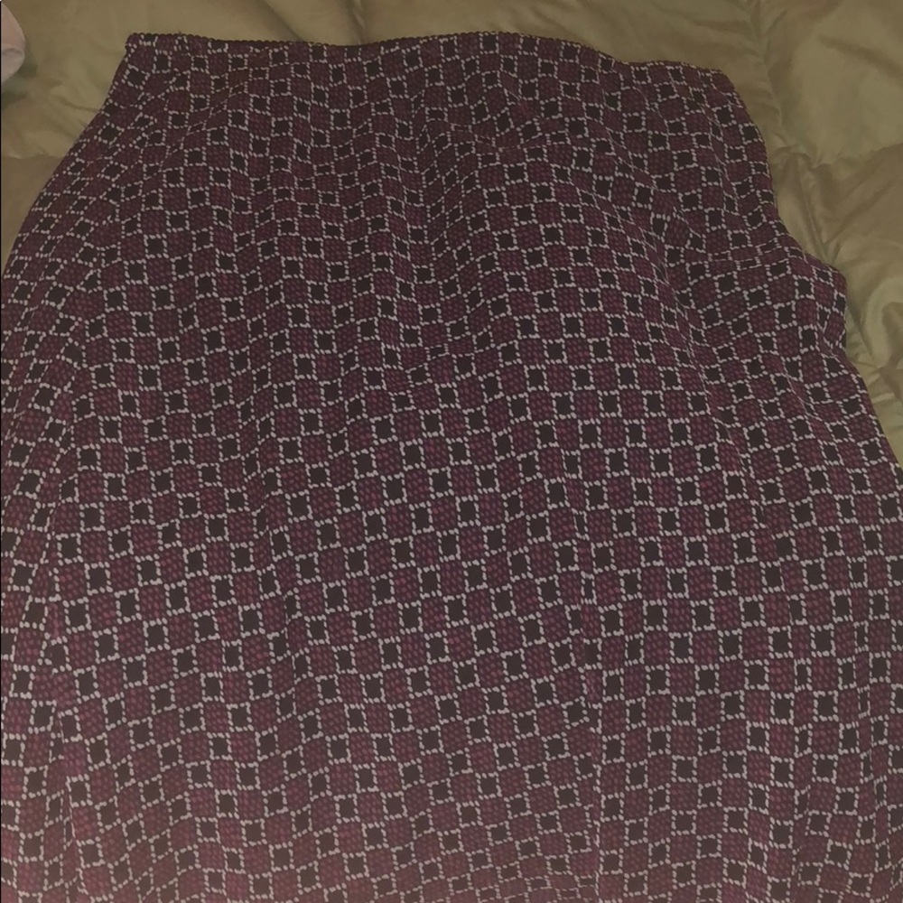 1x Black and pink skirt